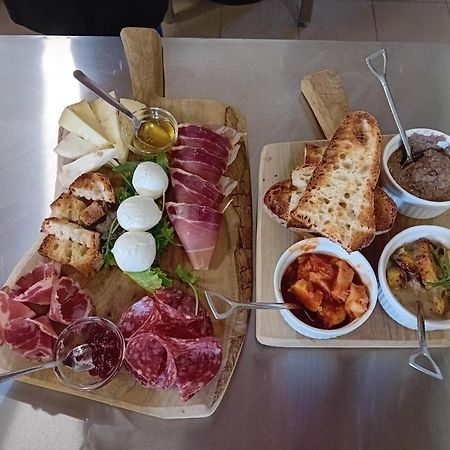 Agriturismo Podere Farnesiana ตาร์กวิเนีย ภายนอก รูปภาพ