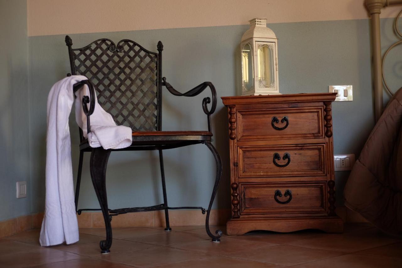 Agriturismo Podere Farnesiana ตาร์กวิเนีย ภายนอก รูปภาพ